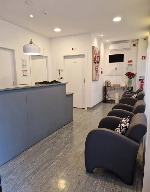 Receção e sala de espera da Dental Lovers Clinic
